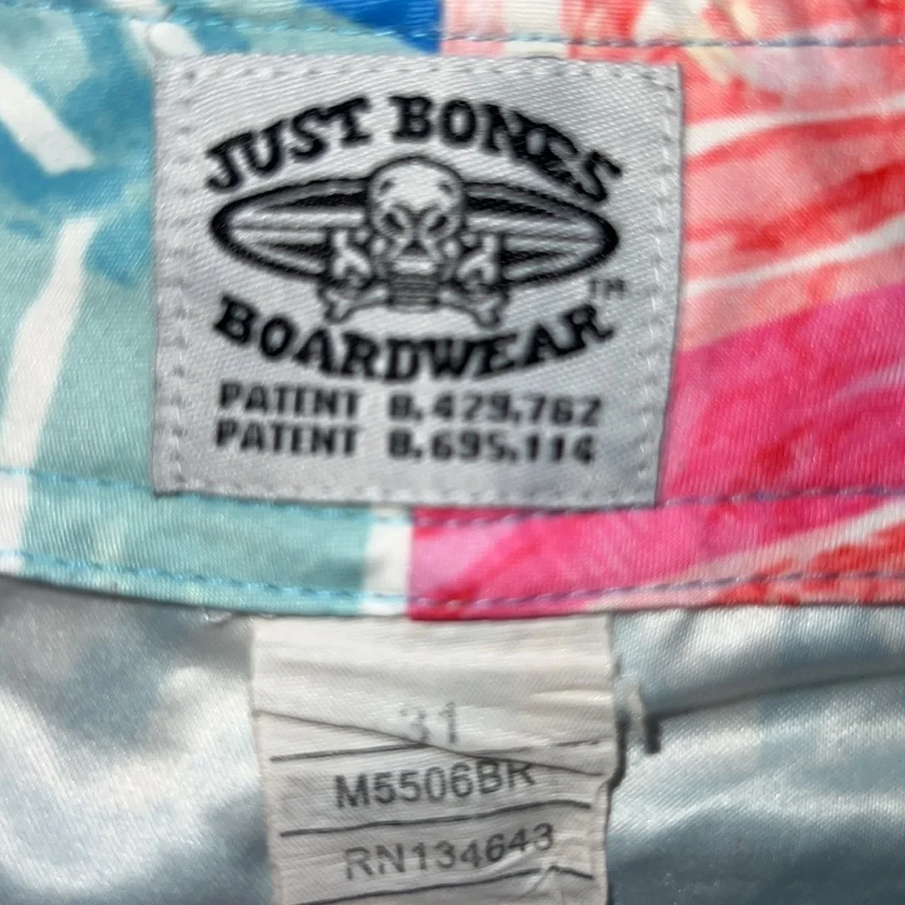 Just Bones Boardwear Board Shorts with Printed Design Size 31 - Picture 4 of 7